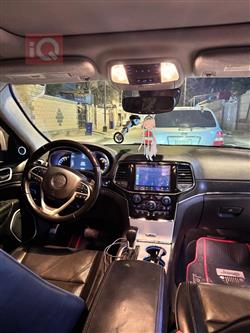 جیپ گراند شیرۆکی